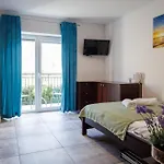Homestay Goscinne Lawendowy Dwor Mikoszewo