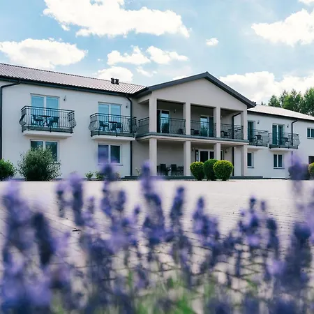 Goscinne Lawendowy Dwor בית אירוח